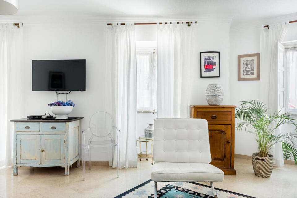 Living room, hair dresser