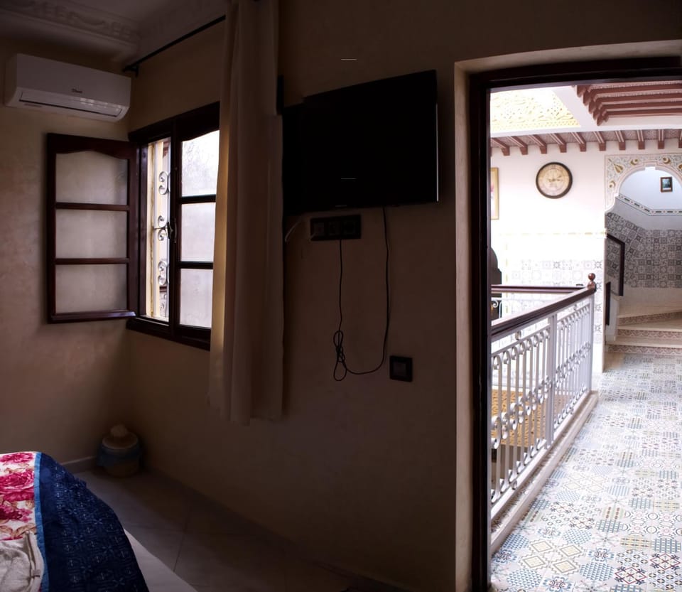 Bed, TV and multimedia, Bedroom, air conditioner