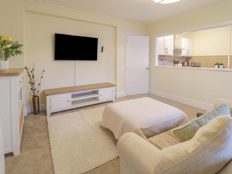 Beside The Sea - In Town Apartment in Llandudno