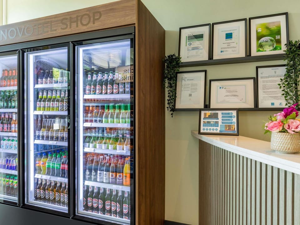 Property building, Certificate/Award, vending machine