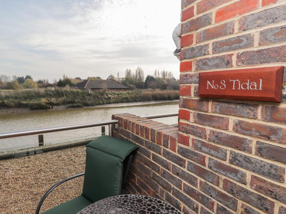 3 Tidal Apartment in Rother District