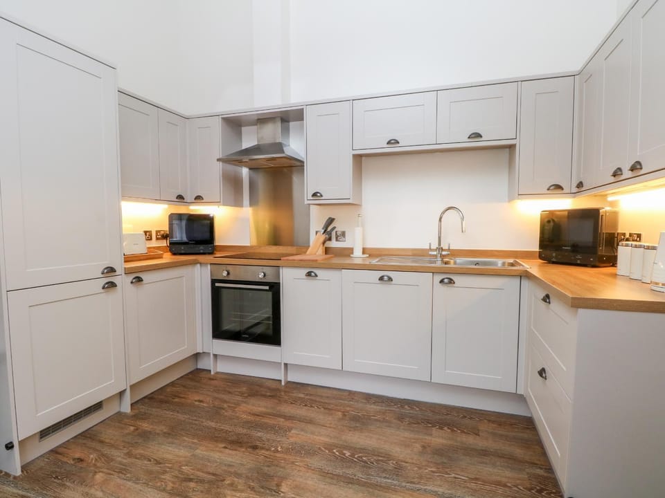 Lakeside Village Lodges & The Potting Shed House in England