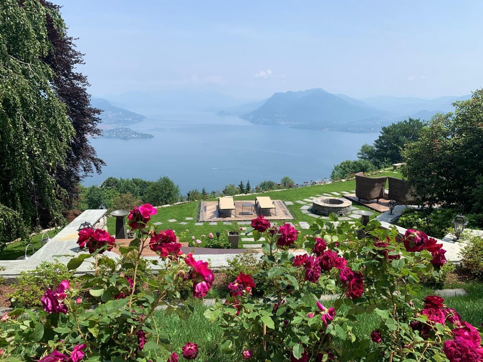Garden, Lake view, Mountain view, sunbed
