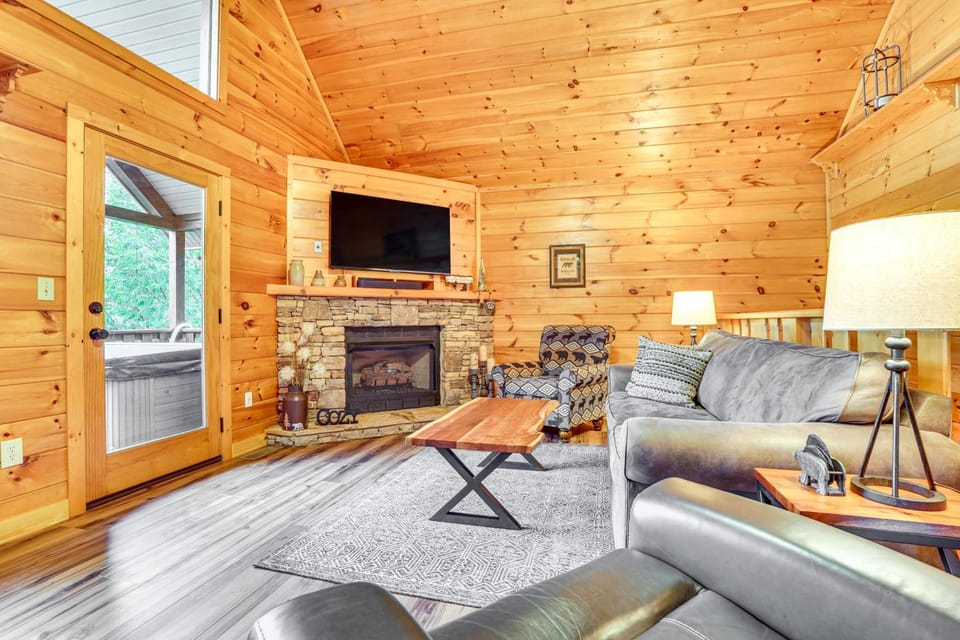 2-Tier Deck & Hot Tub: Quiet Sevierville Cabin Cabin in Sevier County