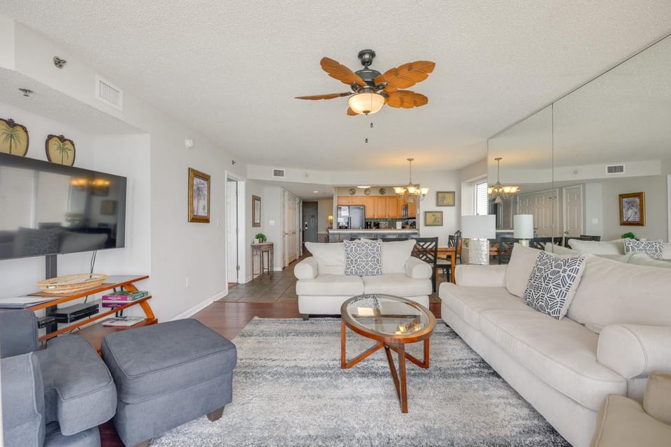 Oceanfront Corner Condo in North Myrtle Beach! House in Crescent Beach