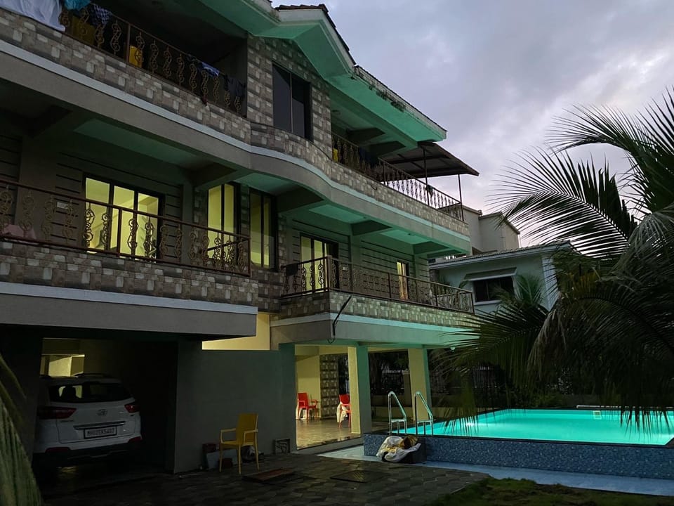 Property building, Swimming pool