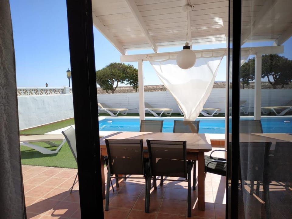 Aloha Surf House Bed and Breakfast in Corralejo
