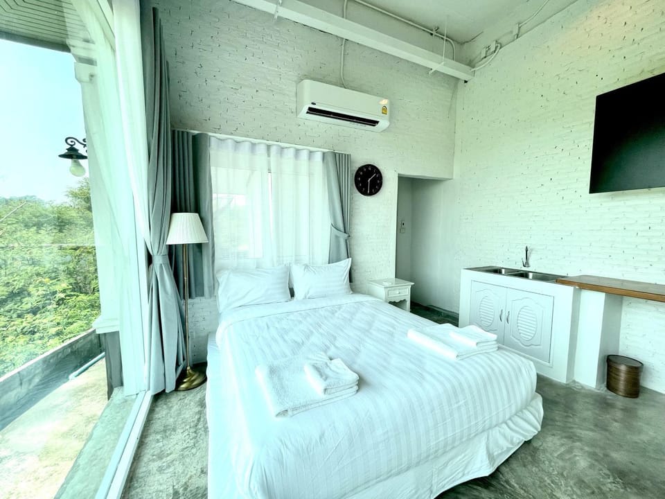 Chaisaeng in the park Hotel in Thailand