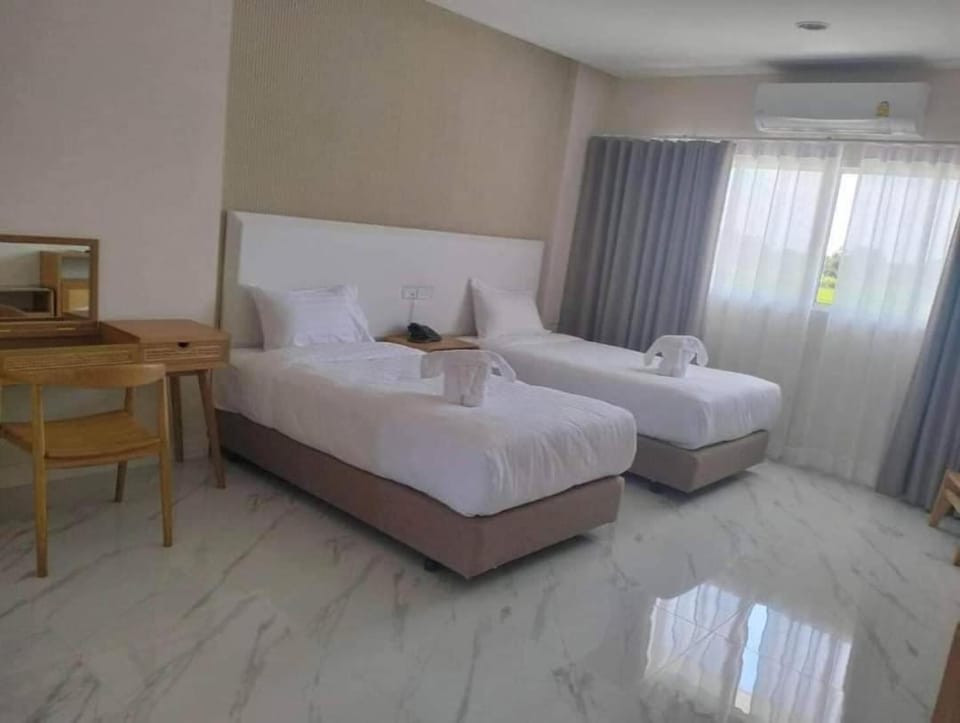 Chaisaeng in the park Hotel in Thailand