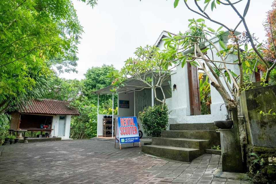 Facade/entrance, Parking