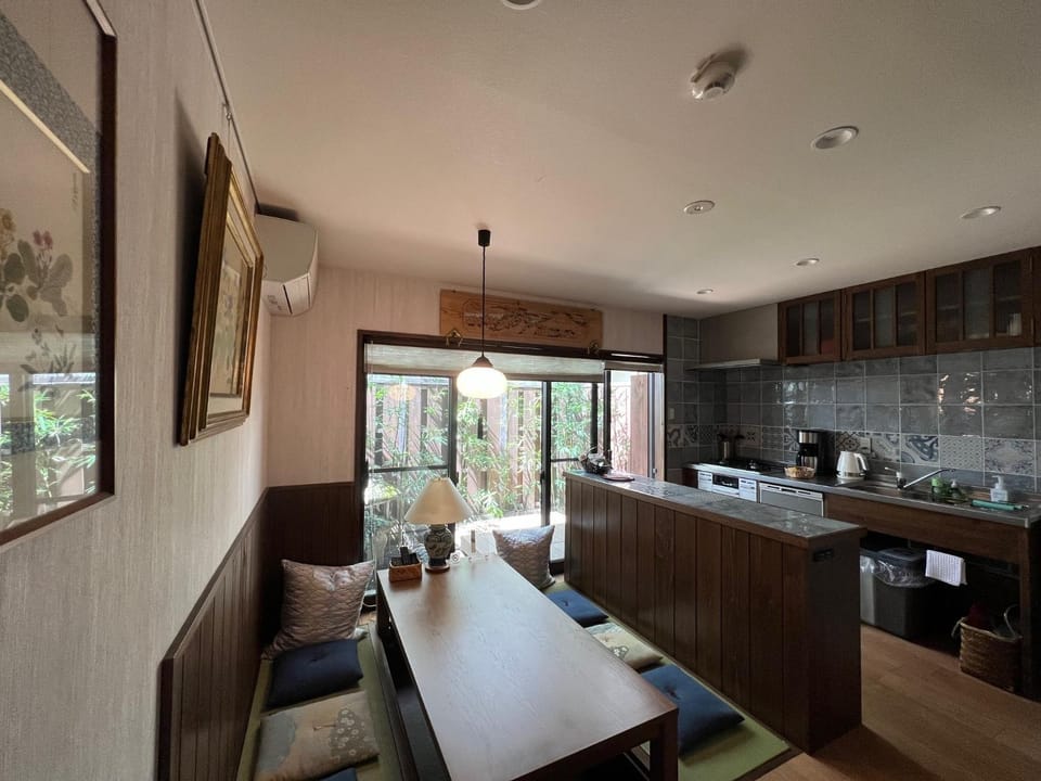 TV and multimedia, Kitchen or kitchenette