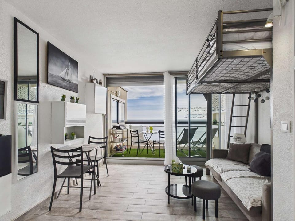 Studio Panoramique avec Climatisation au Grau d'Agde - FR-1-423-152 Apartment in Agde