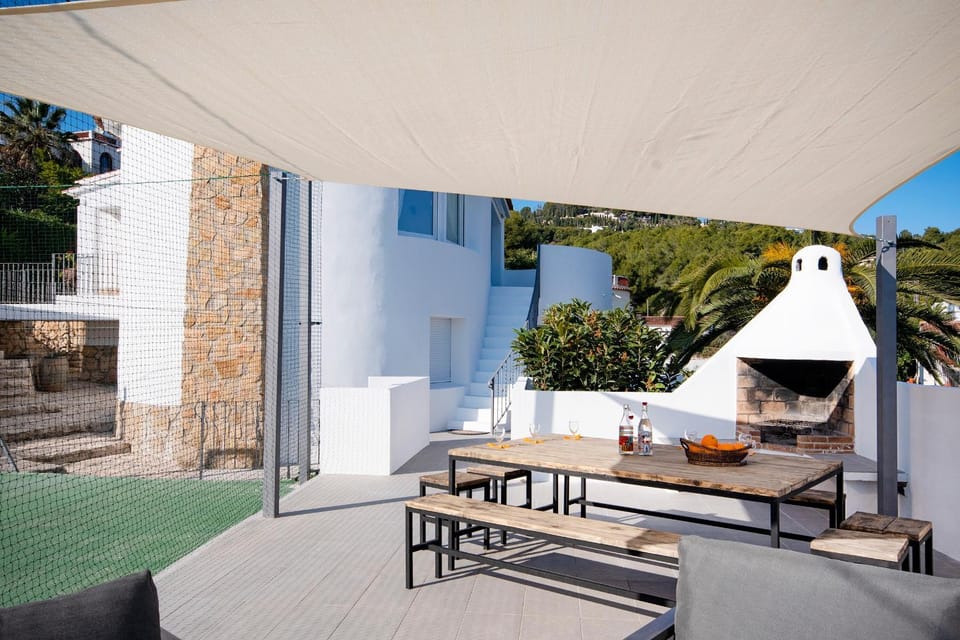 Sara 4 personas, free WIFI, chill-out, private pool, private tennis court - by Holiday Rentals Villamar Villa in Marina Alta