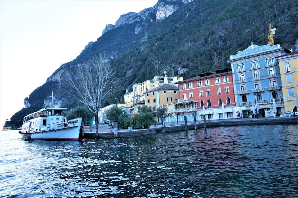 Nearby landmark, Neighbourhood