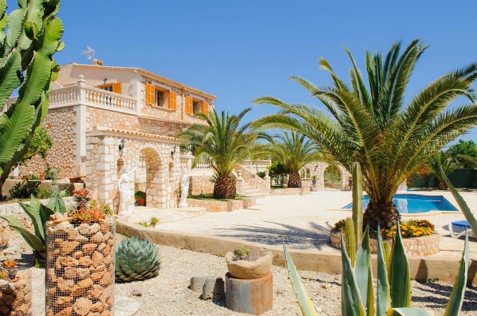 Finca Cullera House in Migjorn