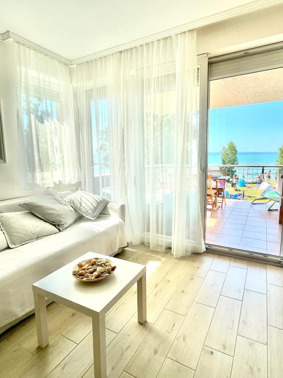 Balaton BeachSide Apartman Siófok N1 Apartment in Siófok