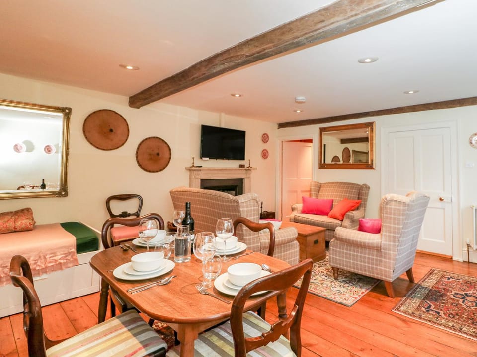 Chapel Cottage House in Stroud District