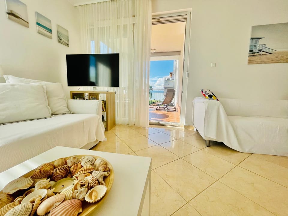 Balaton BeachSide Apartman Siófok N2 Apartment in Siófok