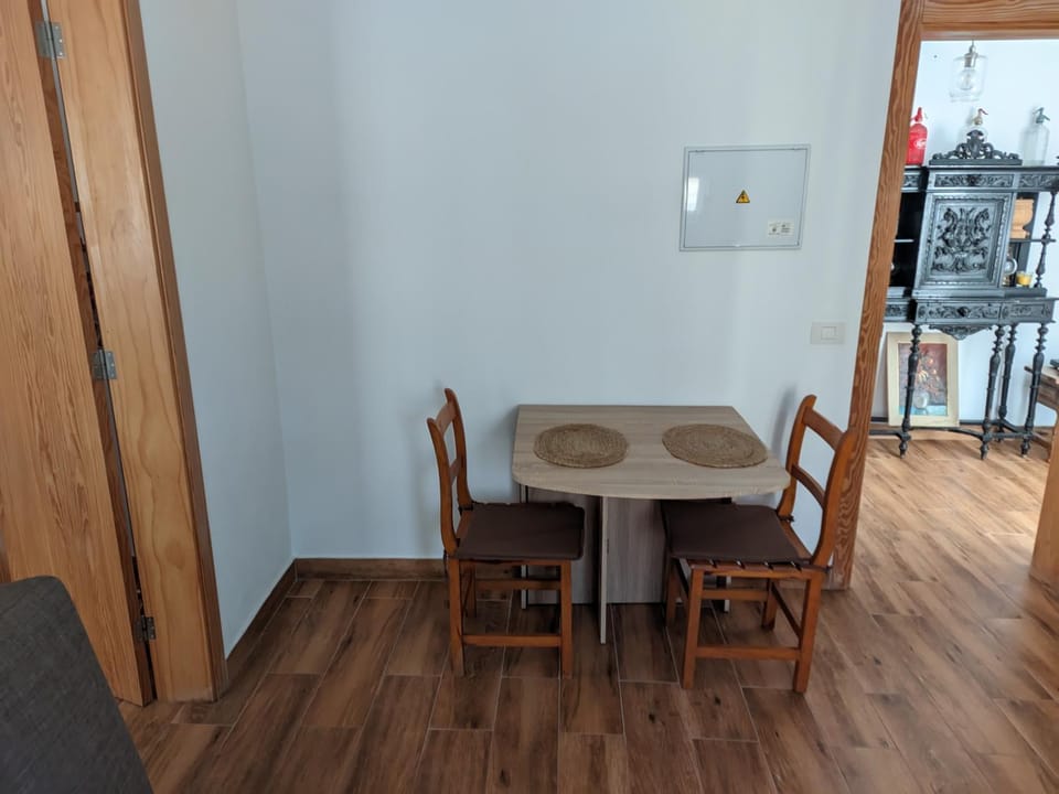 Seating area, Dining area