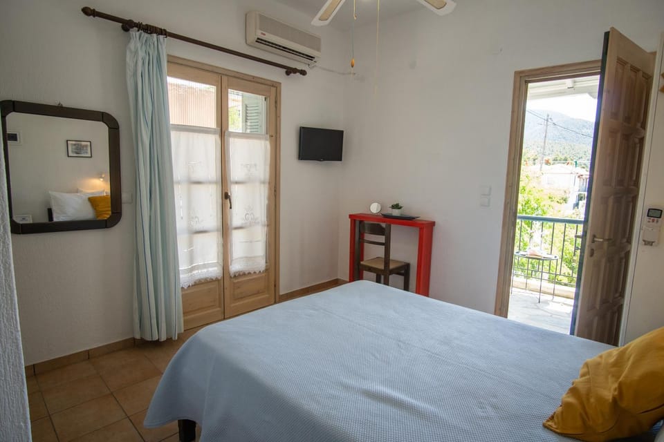 Bed, Photo of the whole room, air conditioner