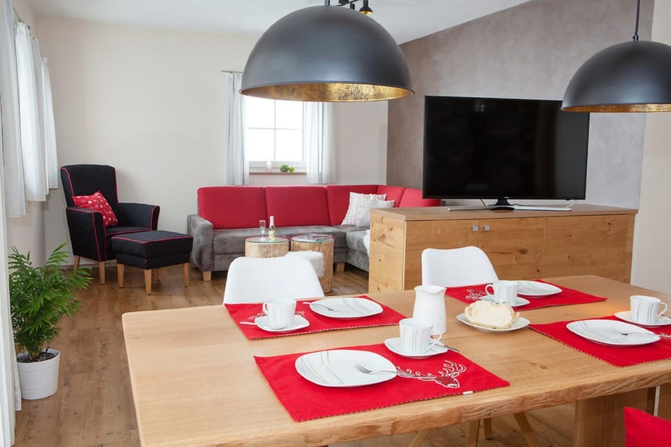 TV and multimedia, Dining area