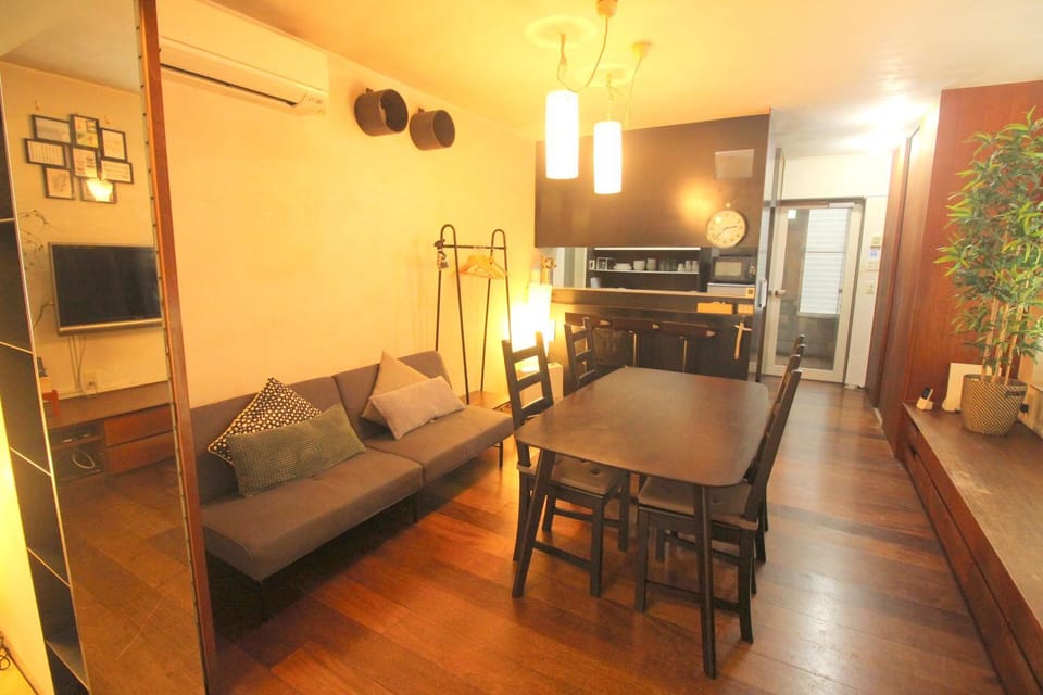 TV and multimedia, Living room, Seating area, Dining area