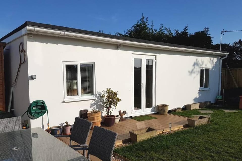 The Garden Room Apartment in West Wittering