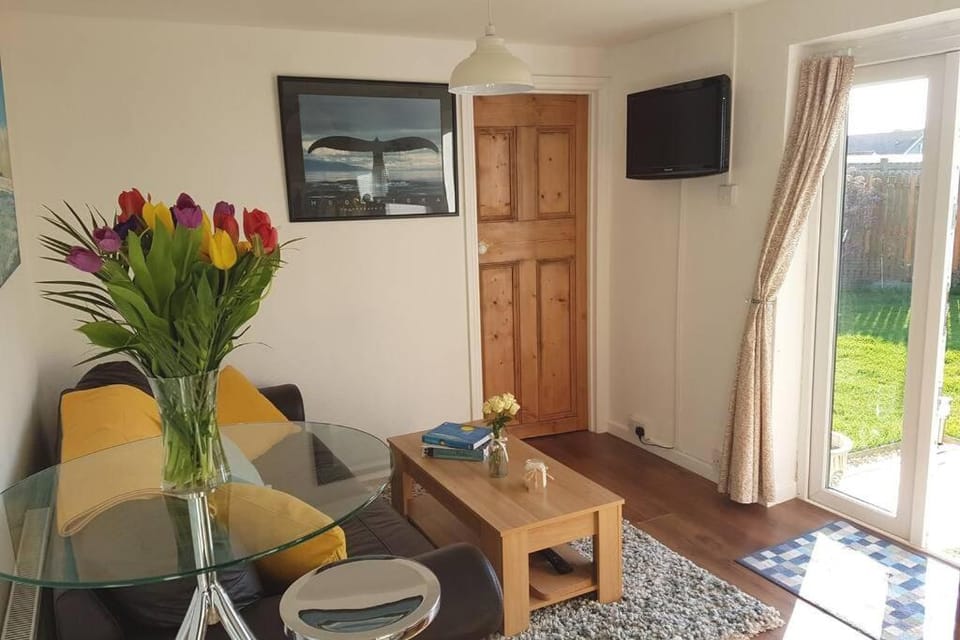 The Garden Room Apartment in West Wittering