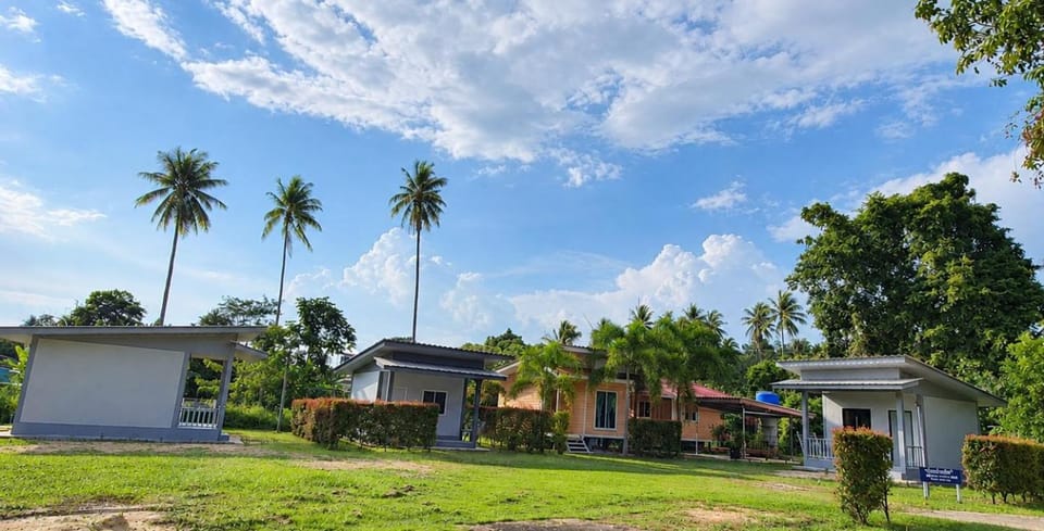Baan Kebsap บ้านเก็บทรัพย์ House in Phang-nga Changwat