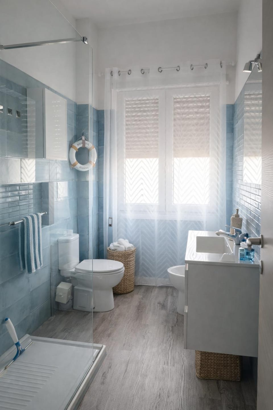 Shower, Toilet, Bathroom, bidet, towels