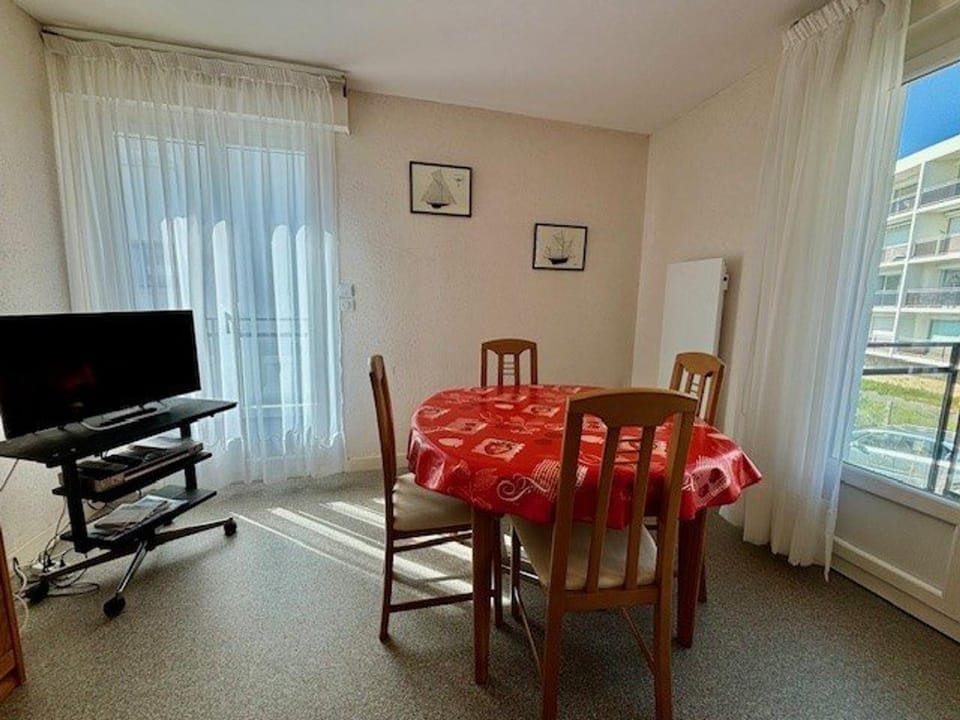 Quiberon - 2 pièces, 40m², 4 pers, parking, balcons, près de la mer - FR-1-478-26 Apartment in Quiberon