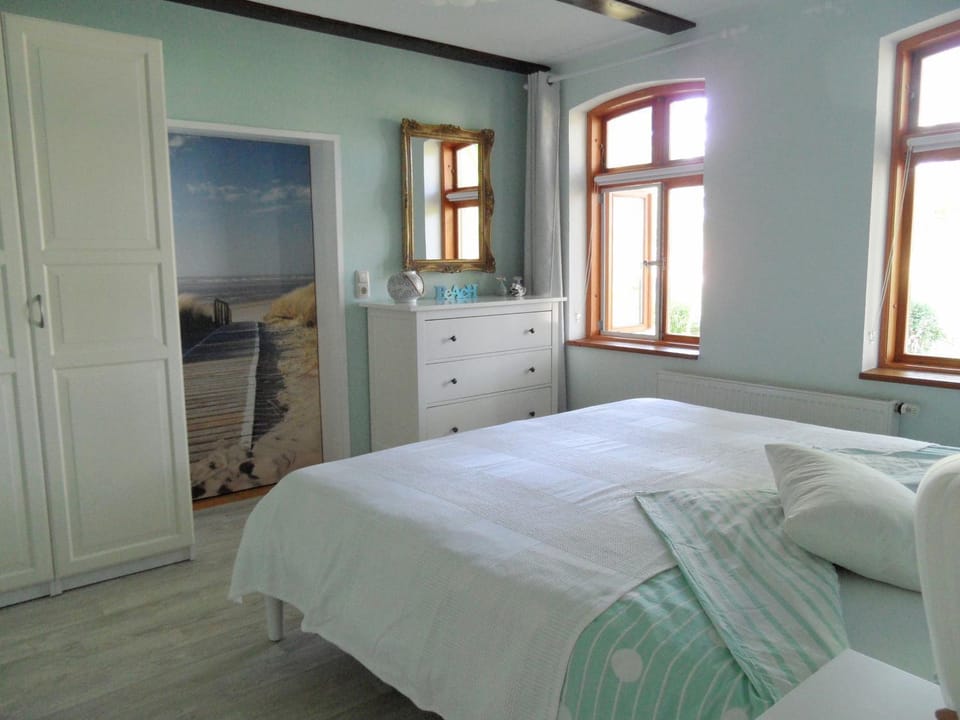 Komfortable Ferienwohnung "Vier Linden", ruhige dörfliche Lage, 20 min zur Küste Apartment in Mecklenburg-Vorpommern, Germany