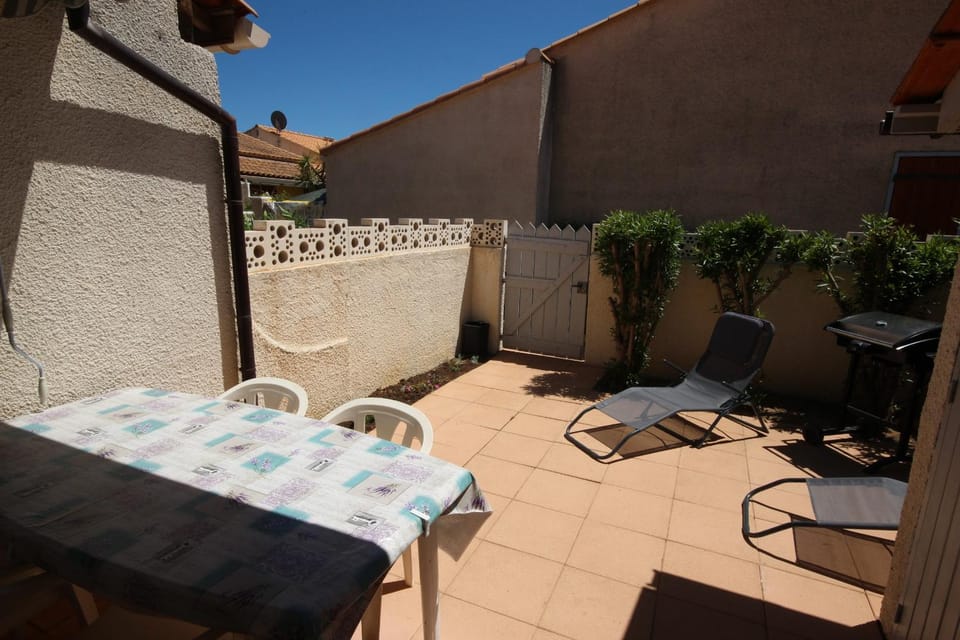 Patio, View (from property/room), sunbed