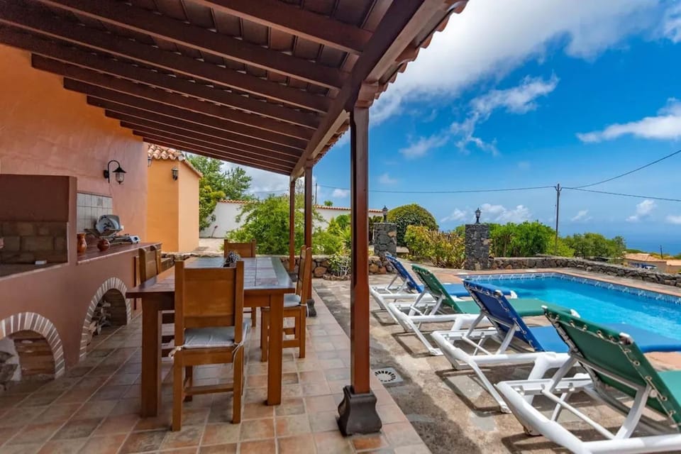 Charming villa with sea view in Puntagorda Villa in La Palma