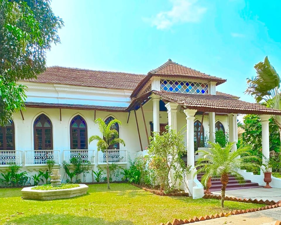 Property building, Facade/entrance, Garden