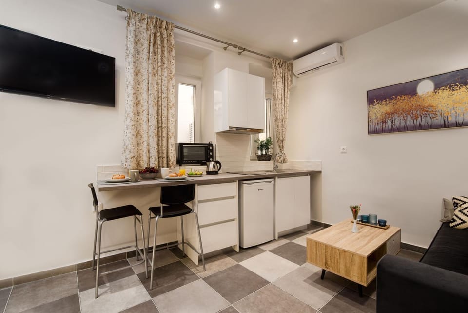 Kitchen or kitchenette, Living room