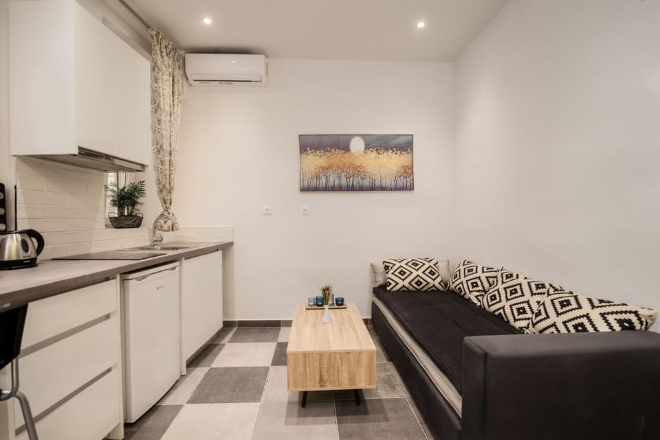 Kitchen or kitchenette, Living room