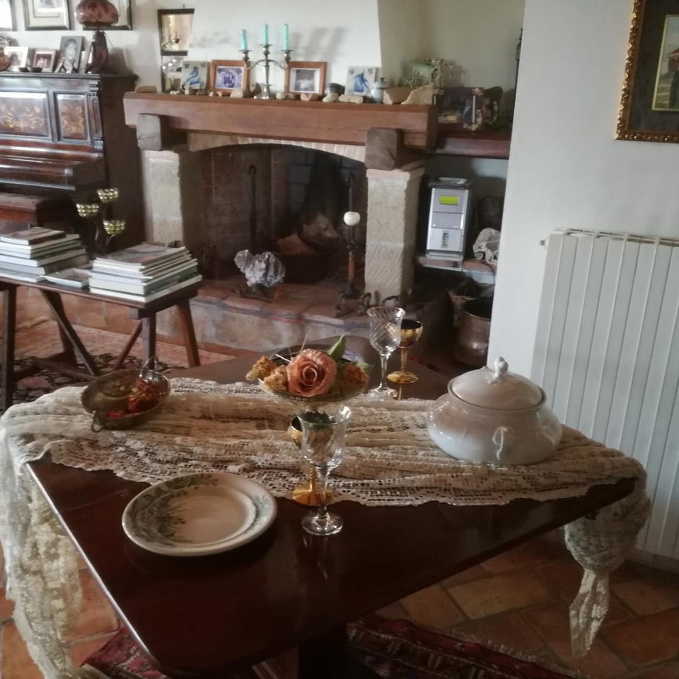 Food and drinks, Decorative detail, Dining area