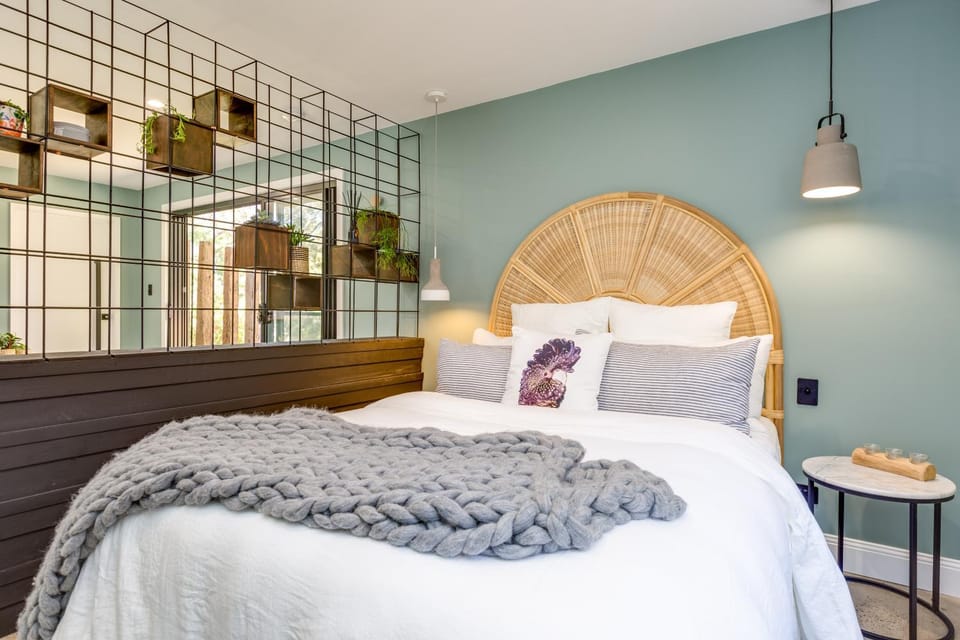 Bed, Bedroom