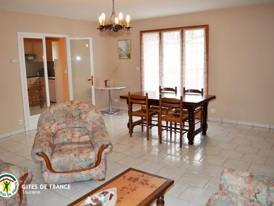 Longère paisible entre rivières et vignes, animaux admis - FR-1-381-501 House in Centre-Val de Loire