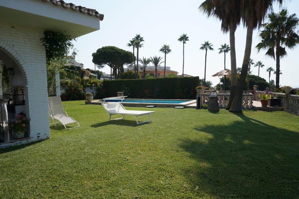 Garden, Swimming pool, Swimming pool