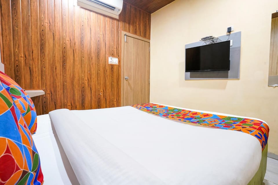 Bed, TV and multimedia, Bedroom, air conditioner