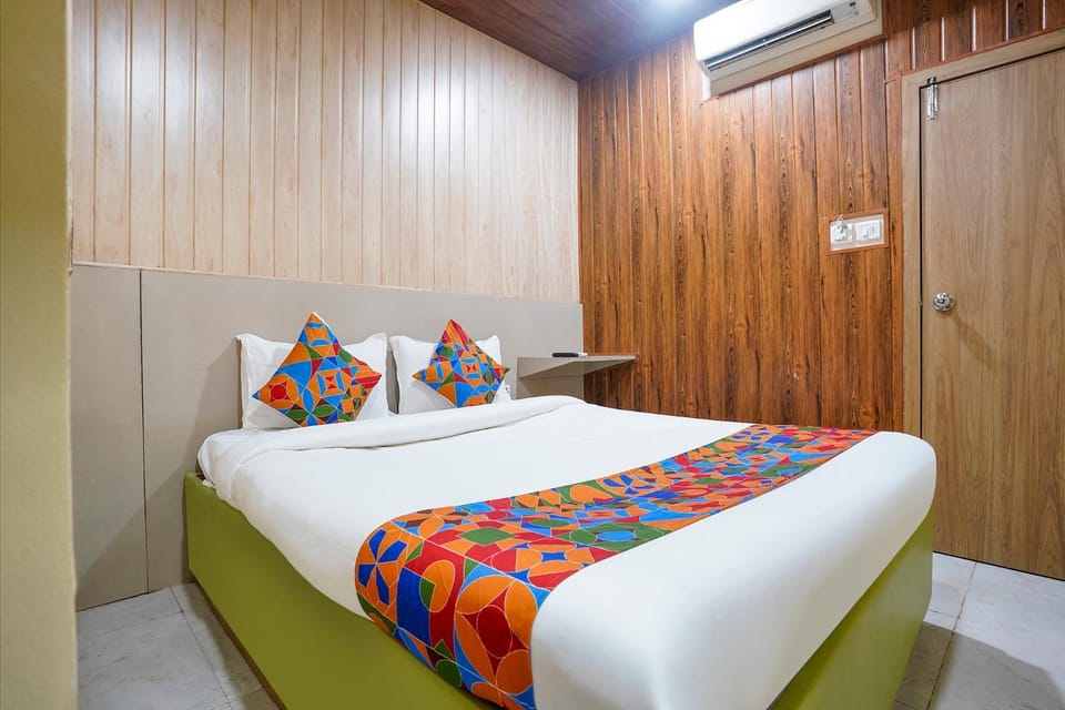 Bed, Bedroom, wardrobe, air conditioner