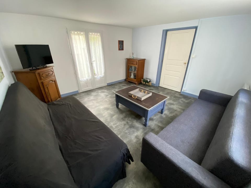TV and multimedia, Living room, Bedroom