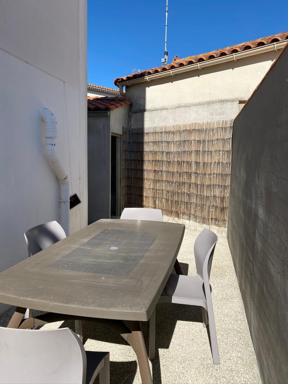 Patio, BBQ facilities, Dining area