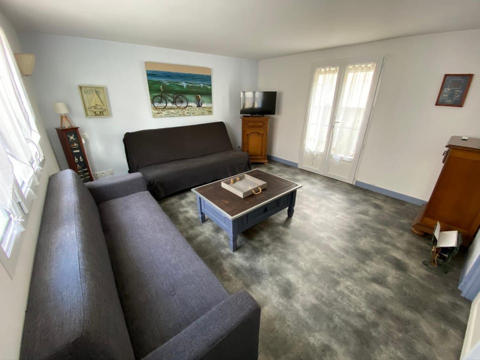 TV and multimedia, Living room, Bedroom