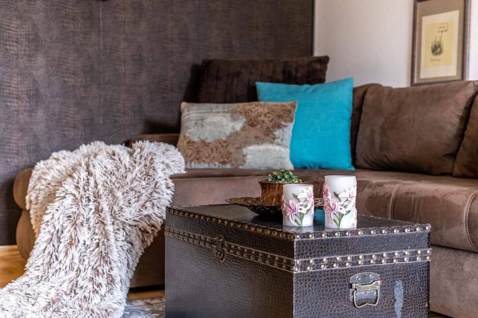 Living room, Decorative detail