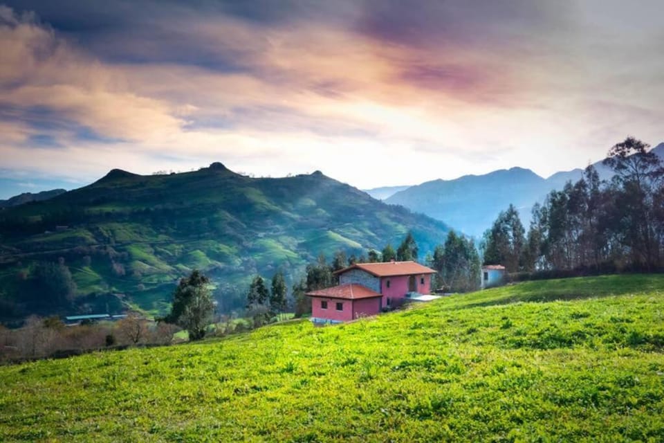 Mugidos lejanos Chalet in Cantabria