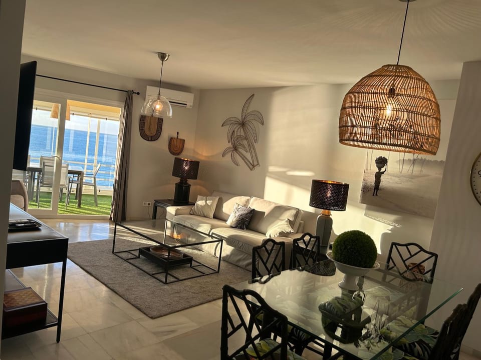Living room, Dining area, Sea view