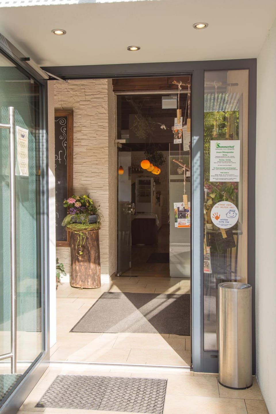 Facade/entrance